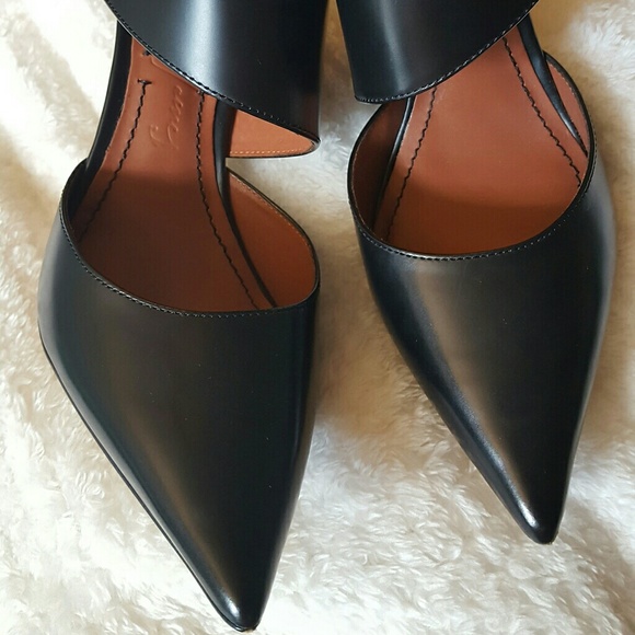 Elizabeth and James Black Heels - Picture 5 of 8